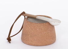 Terracotta Canyon Ceramic Spice Pot by Citrine comes with two tone small spoon with leather handle. 